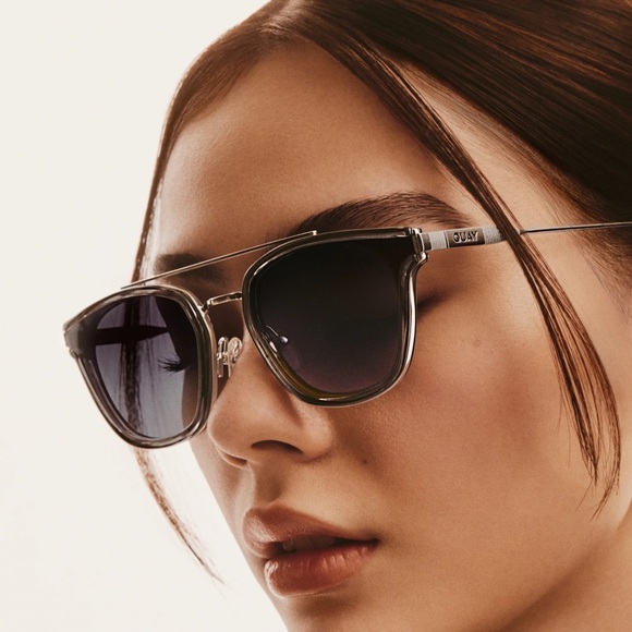 Quay Australia Getaway Grey Frame/Smoke Lenses!! NEW!!! 🕶️😎 - Picture 3 of 7